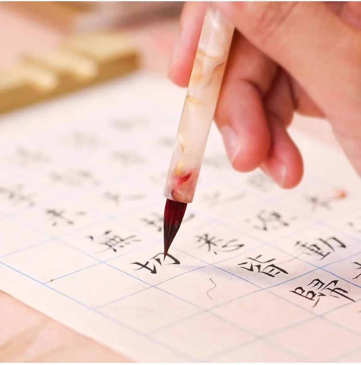 Kalligrafie-Pinsel mit Rotem Wolfshaar, Kleiner Schaft, Dünner Goldener Körper, Hakenförmiger Stift für Präzisionsarbeiten – Detail 4