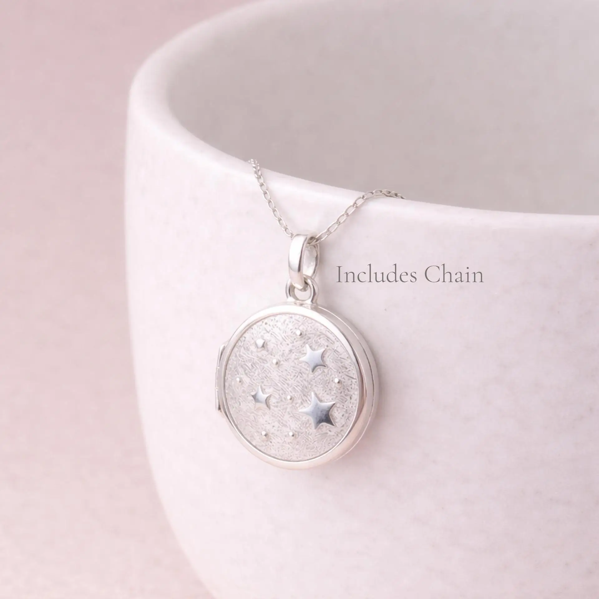 Hot-selling stars can be opened, photo box, pendant, necklace for women's high sense, photo can be placed, collarbone chain, com
