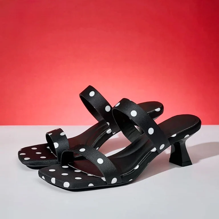 Women's Polka Dot Summer Slippers for Outdoor Wear 2026 New High-End Single Strap Sandals To Match Skirts