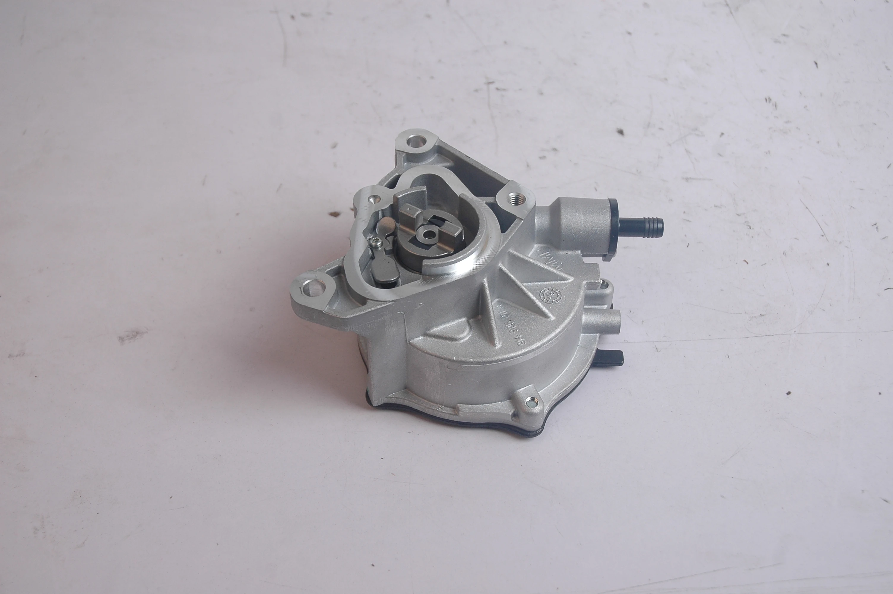 

5282085 vacuum pump, Foton ISF 2.8 5282085 pump