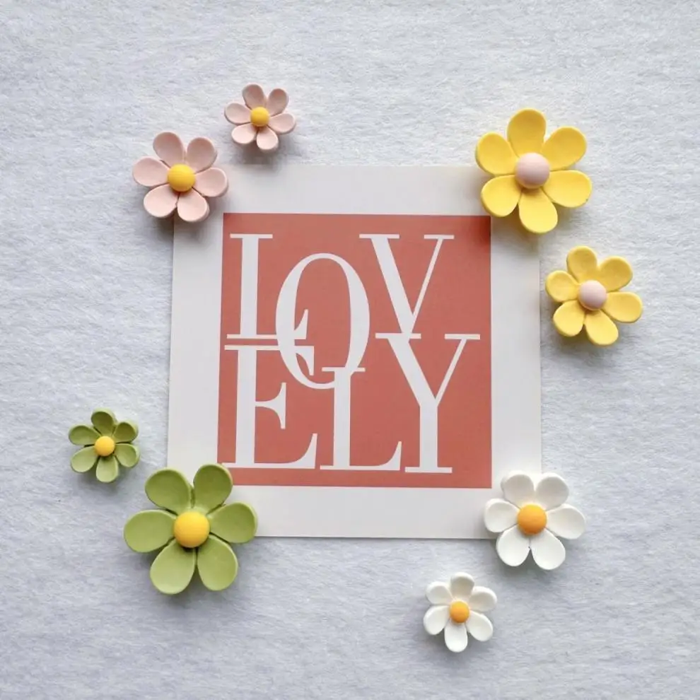 مجموعة دبابيس ضغط على شكل زهرة ملونة مكونة من 10/30، مسامير إبهام مزخرفة للوحة إعلانات الفلين، ديكور حائط اللباد، عرض الصور