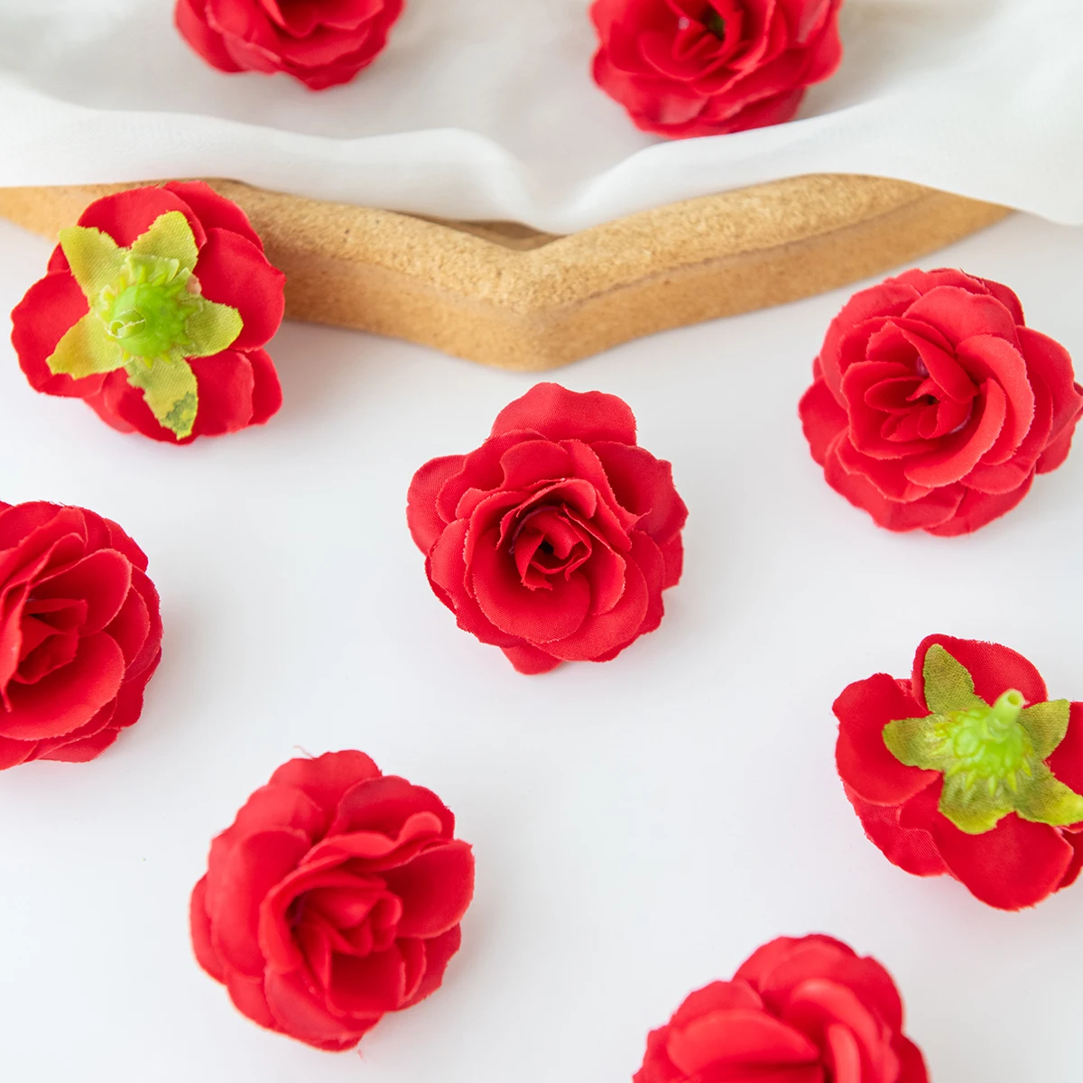 Künstliche Seidenrose, Teeknospe, Bestseller für Gartenbogen, Festivals, Hochzeiten, Heimdekoration, Vase, DIY-Kranz, Geschenk, Band-Box – Detail 9