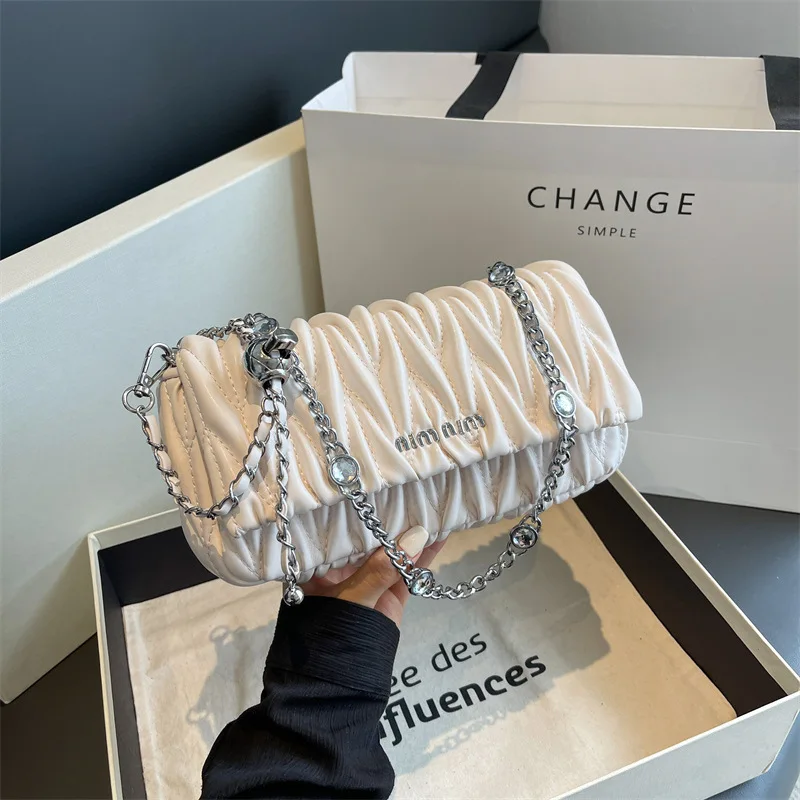 

2023 летняя новая нишевая плиссированная сумка - высококачественная модная зарубежная сумка-мессенджер с цепочкой на плечо, подмышки, маленькая квадратная сумка