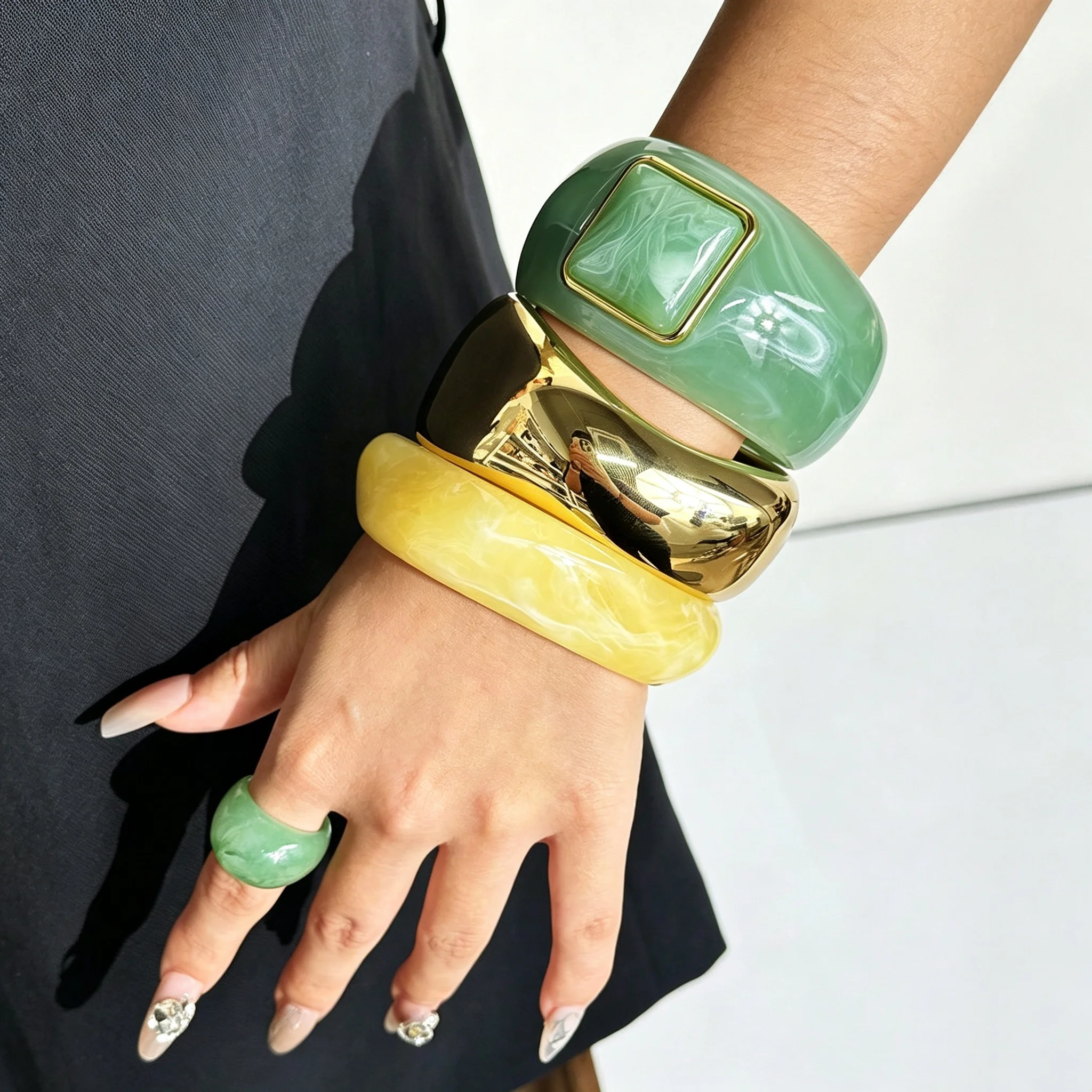 4Pcs Fresh Green Yellow Color Blocked Square Resin Inlay Bracelet Ring Set with Irregular Metal Women's Bracelet Perfect Gifts