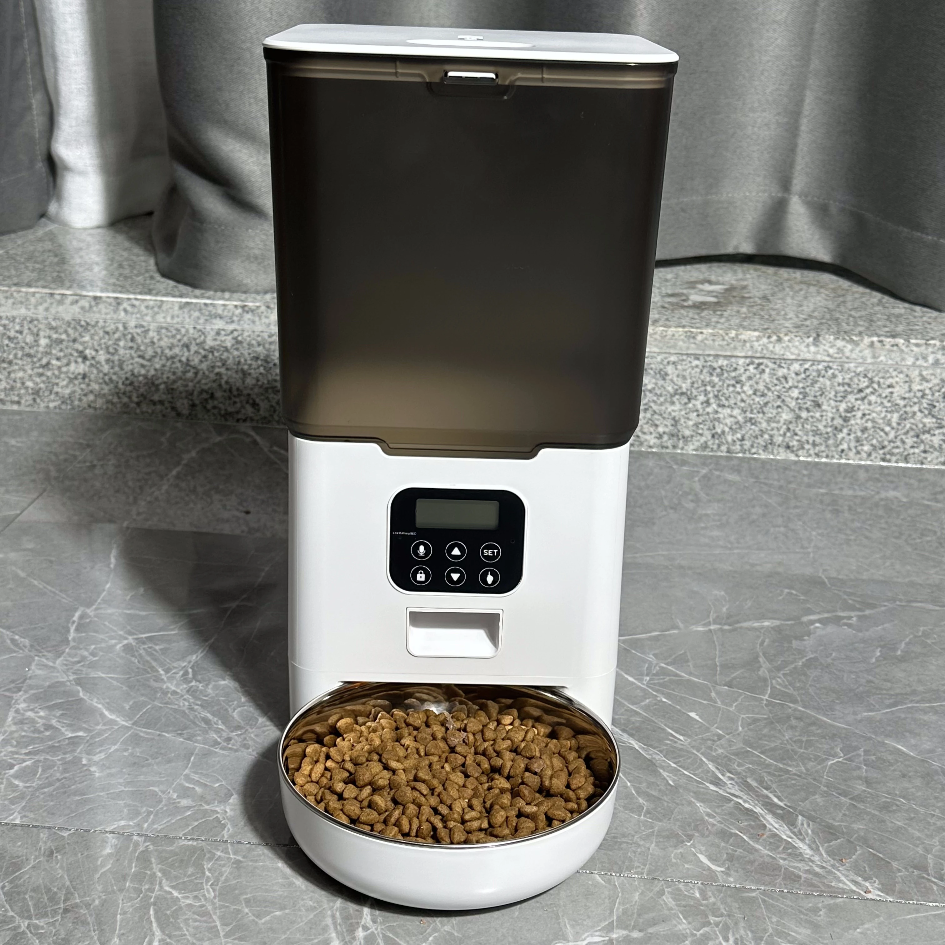 

Pet Smart Feeder Timed Quantitative 5.6L Small Dog Feeder WiFi Automatic Food Bowl For Animal Use