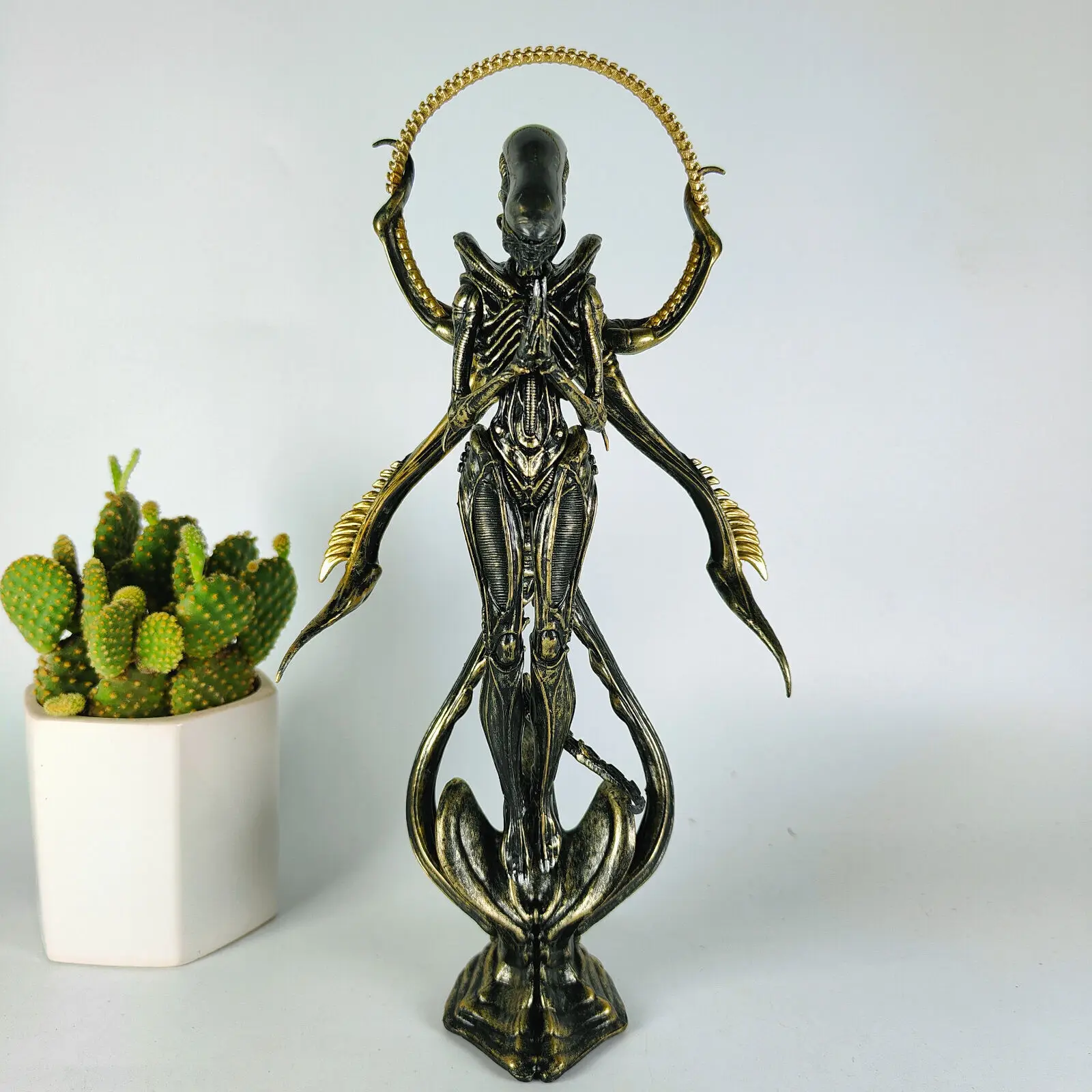 Alien Xenomorph Buddhism PVC Figure Collectible Model Toy.