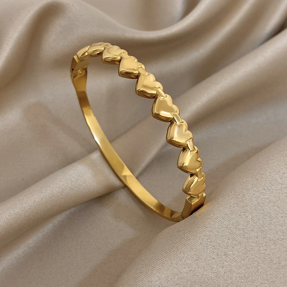 

DODOHAO Fashion Heart Stainless Steel Bracelet for Women Exquisite Geometric Gold Color Open Bangle Bracelet Waterproof Jewelry