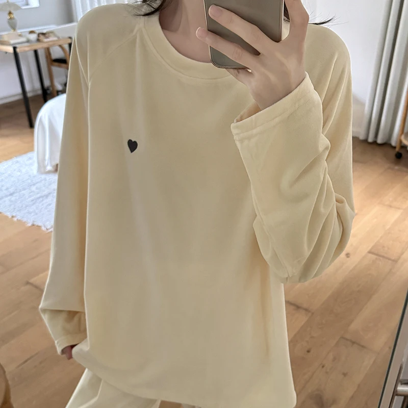 

Pajamas For Women Sets Velvet Kimono Style Winter Weight Loungewear Thermal Embroidered Flower Nightwear Cozy Loose-Fit Deluxe