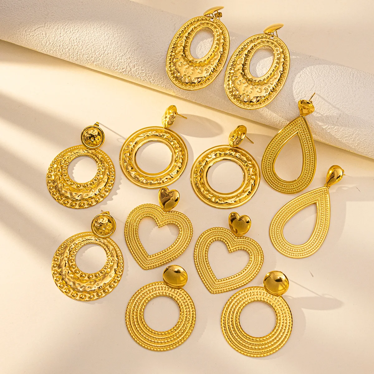 Pendientes geométricos huecos exagerados estilo palaciego de moda Retro, pendientes de acero inoxidable, chapado en oro de 14k, no alérgico, elega