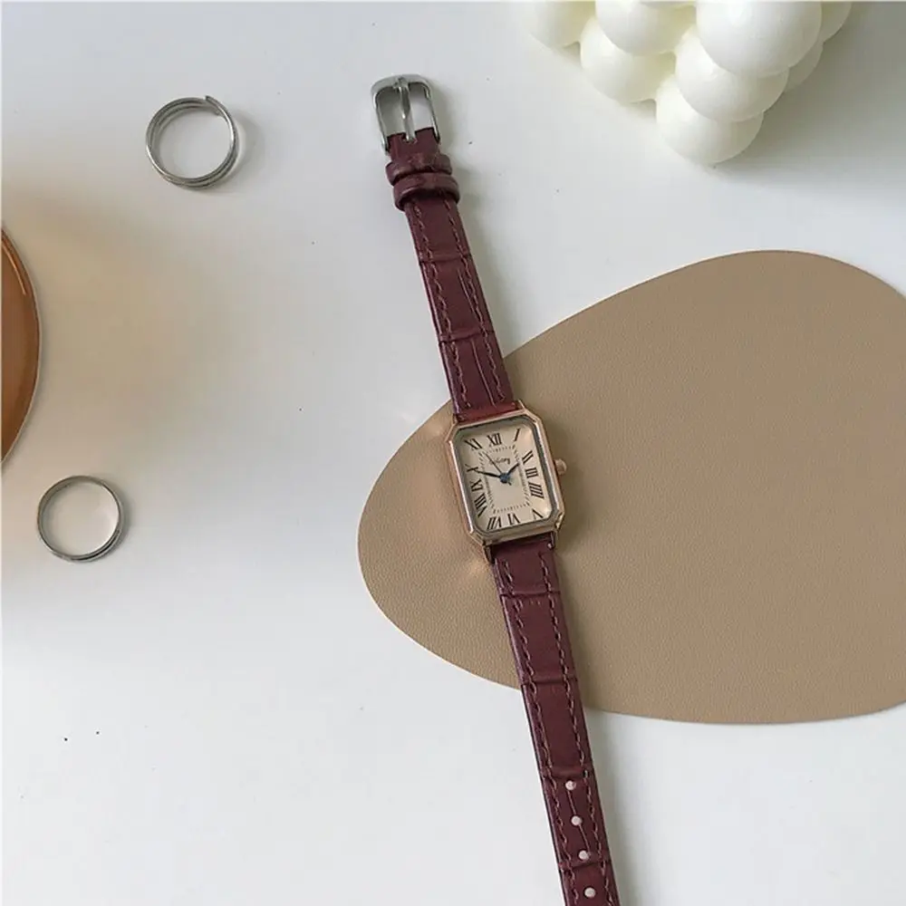 ساعة كوارتز نسائية أنيقة محمولة بسيطة ساعة معصم نسائية رائعة مزخرفة ساعات عمل للسيدات للاستخدام اليومي