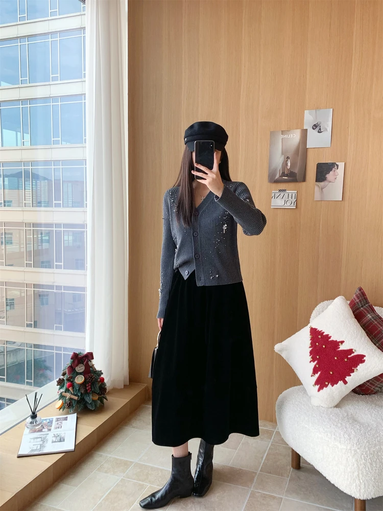 Ele Thi Bla Velvet …