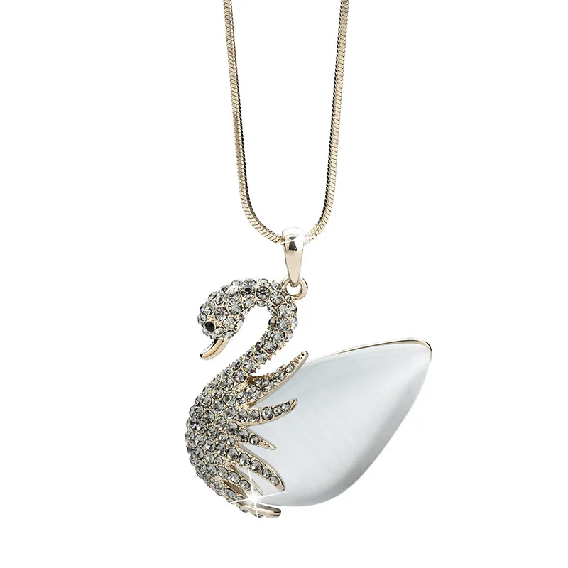 

2025 Swan sweater Chain, Women's cat-eye swan pendant, long necklace for autumn and winter, elegant and versatile accessories