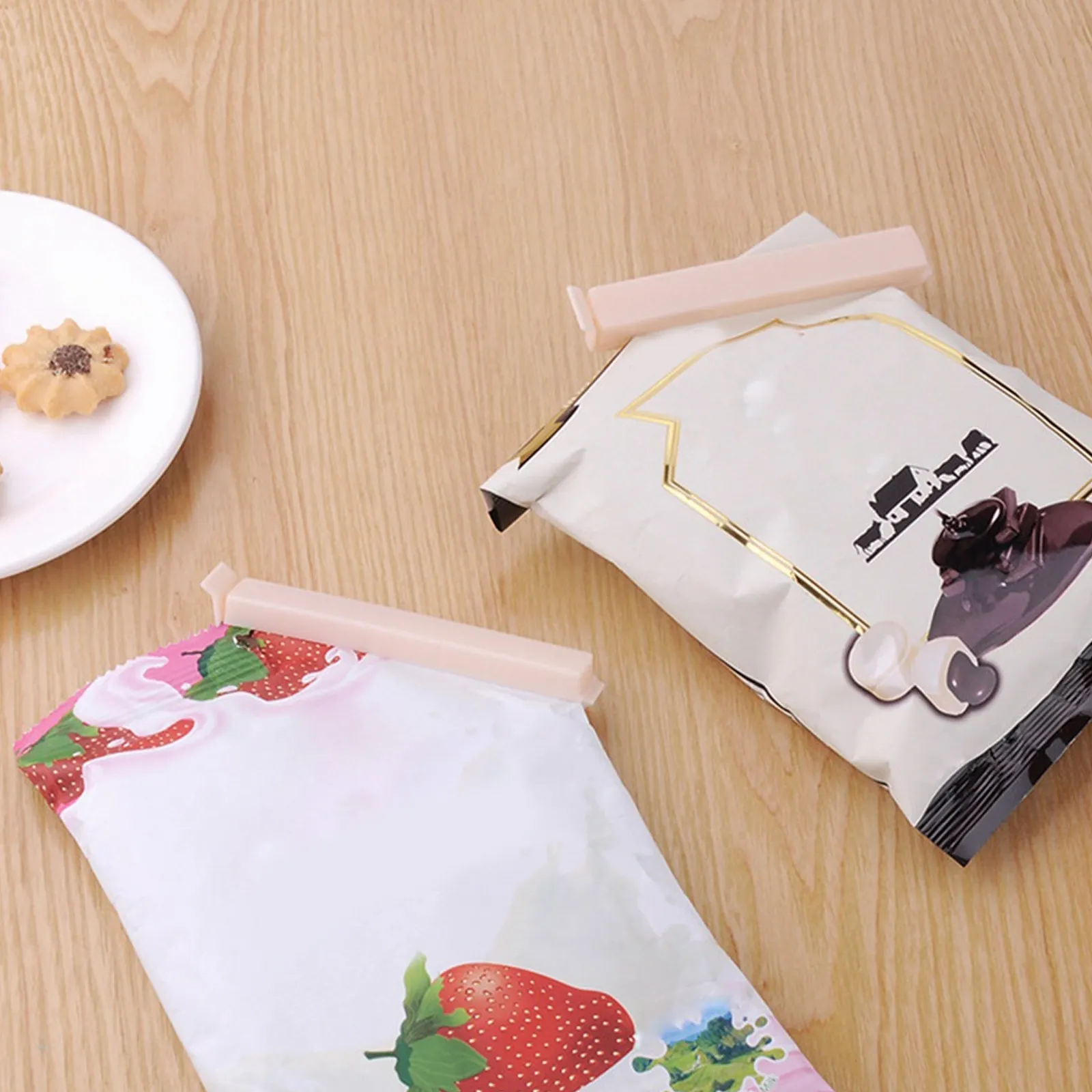 6Pcs Food Sealing Clips Reusable Plastic Bag Clamps for Milk Powder Salt Oatmeal Chips Non-Stick Ergonomic Design Bright Colors