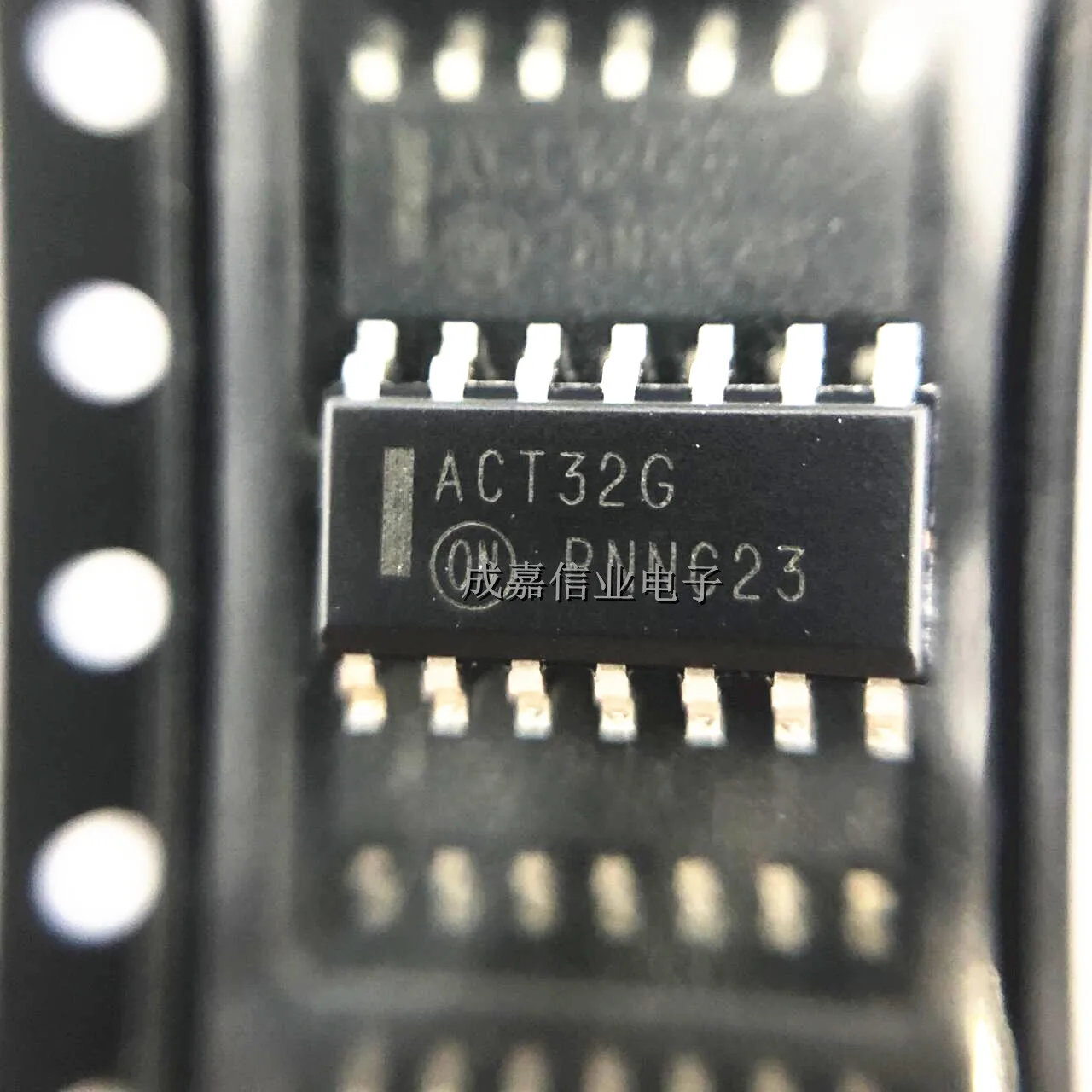 10pcs/Lot MC74ACT32DR2G SOP-14 MARKING;ACT32G Logic Gates 5V Quad 2-Input Or w/TTL Operating Temperature:- 40 C-+ 85 C