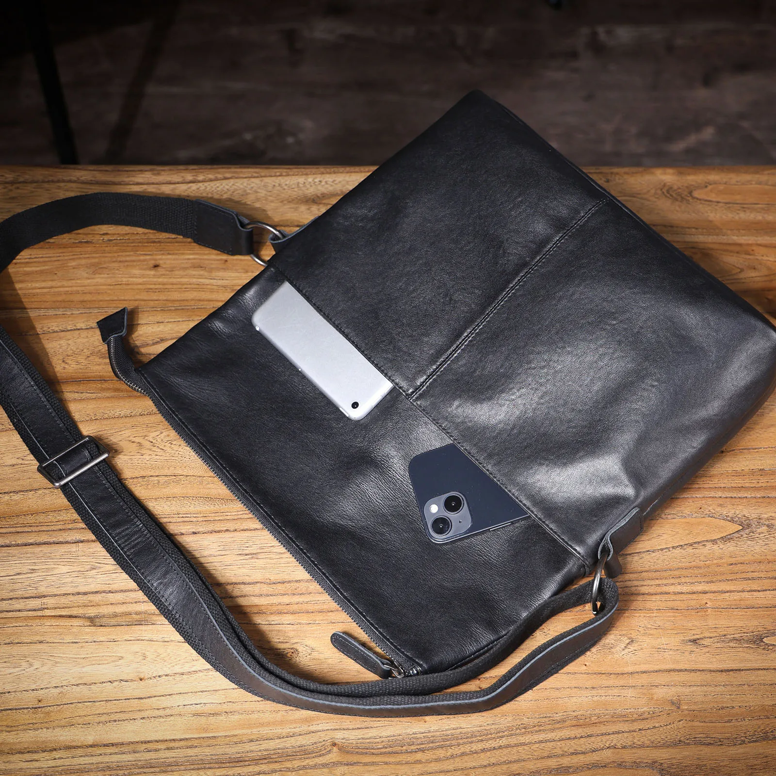 Echte Leder-Umhängetasche für Herren, Crossbody-Laptoptasche, einfache Rindsleder-Tasche aus pflanzlich gegerbtem Leder, modisch und lässig – Detail 15