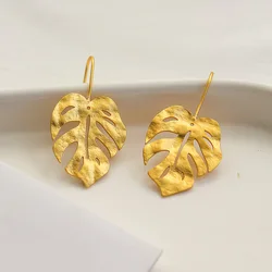 XIALUOKE Geometric Hollow Metal Leaf Drop Earrings For Women Vintage Personality Gold Color Earrings Travel Party Jewelry Gifts
