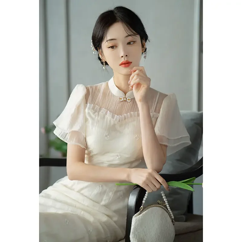 

Белое Cheongsam для молодой девушки, улучшенное повседневное китайское шифоновое платье Ципао с вышивкой в стиле ретро, новинка 2022 года, весна-лето