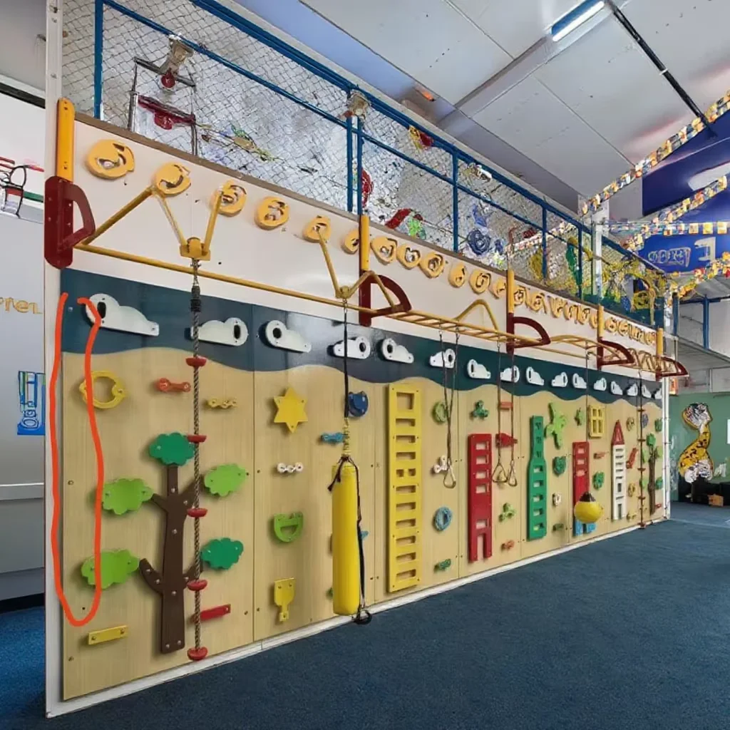 

Durable Outdoor Climbing Wall for School & Amusement Park Xiaowoniu