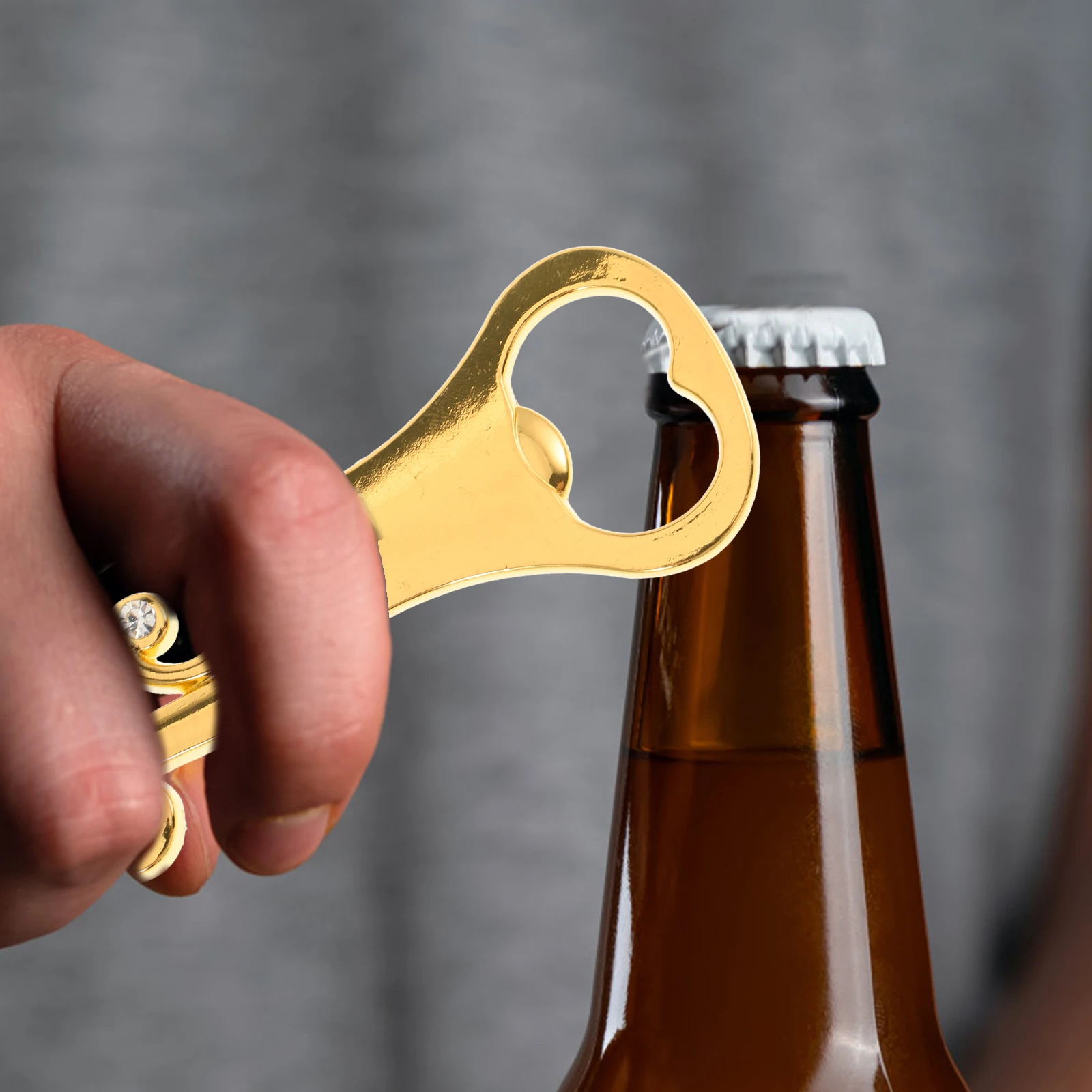 

Золотая открывалка для бутылок, номер 15, винтажный металлический инструмент для открытия бутылок пива, портативный инструмент для снятия крышек газировки, аксессуар для бара для дома