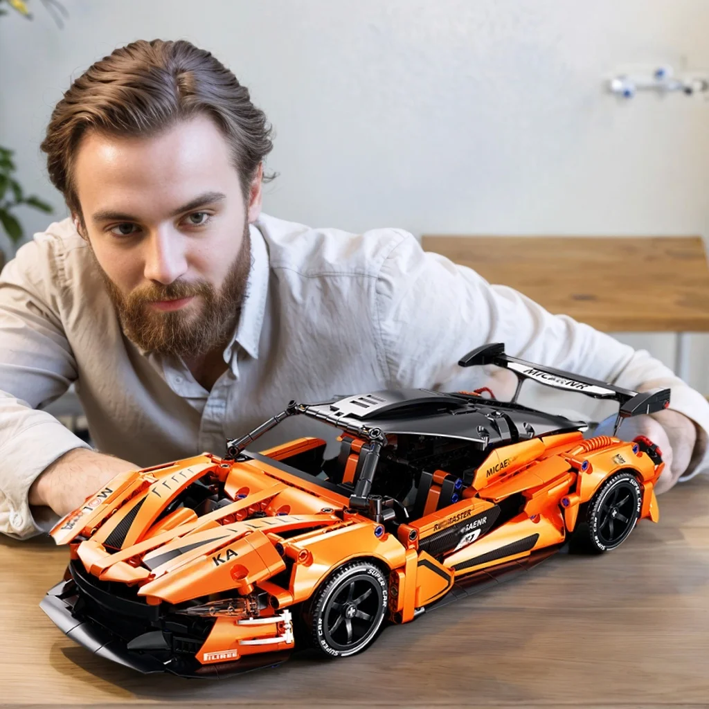 

Набор игрушечных моделей автомобилей серии Orange GTR из более чем 1000 деталей/конструкторов.