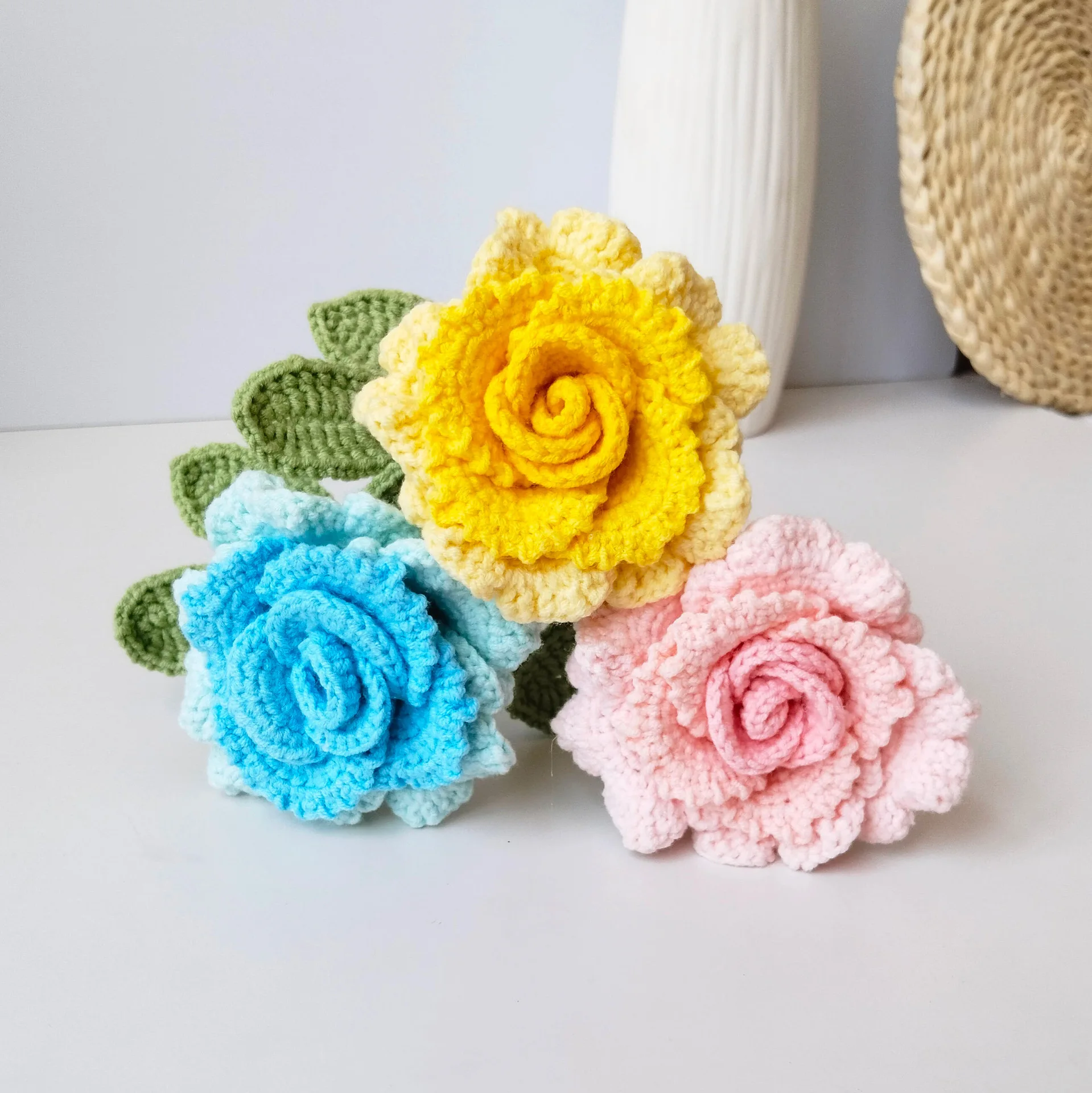 Romantische Handgewebte Rosenzweige Gehäkelter Rosenstrauß Kreative Künstliche Blumen Hochzeitsraum-Dekoration Geschenk – Detail 1