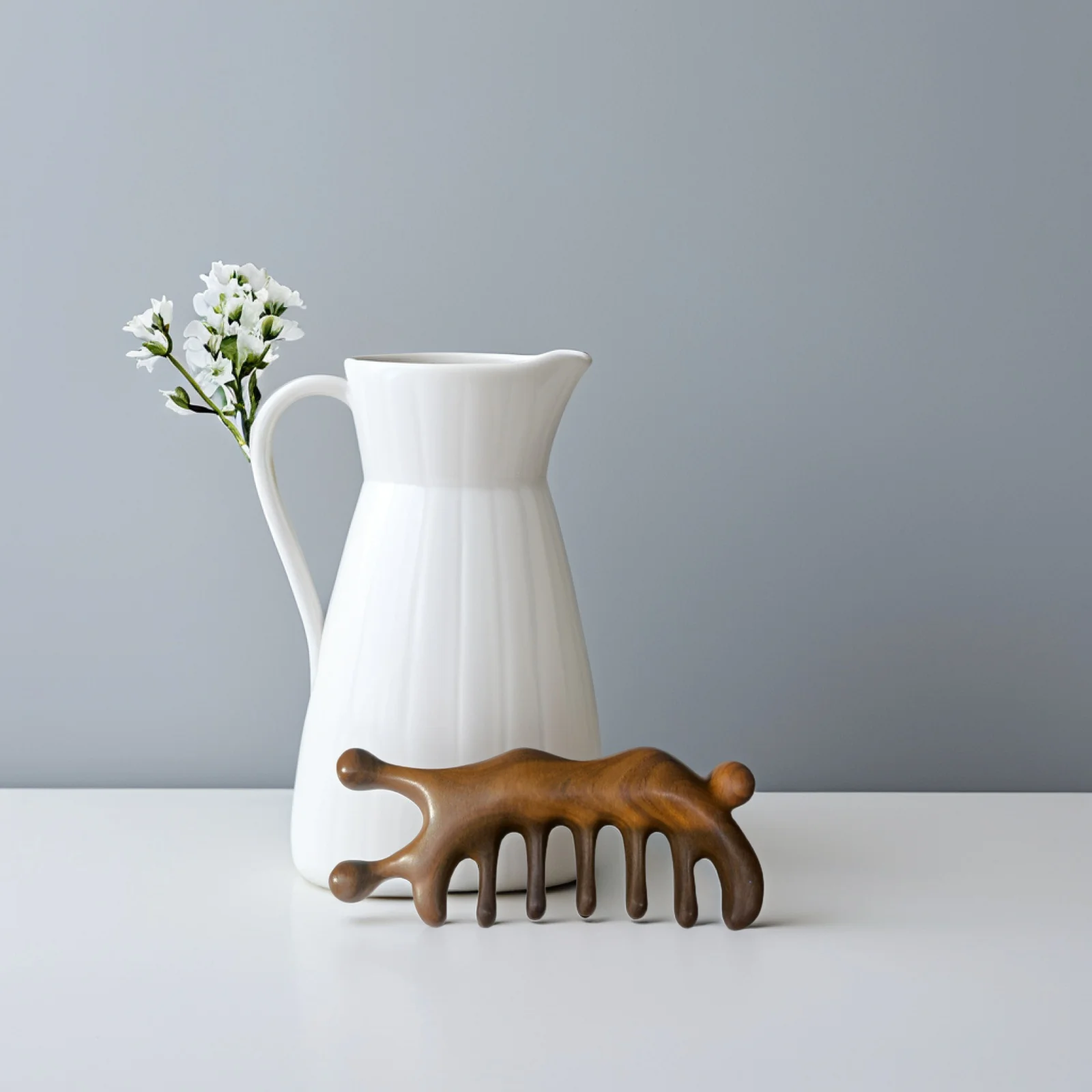 

Wide Tooth Comb Durable Solid Sandalwood Hair Treatment Massage Comb Scalp Massager Meridian Care Scratcher Scalp Massager