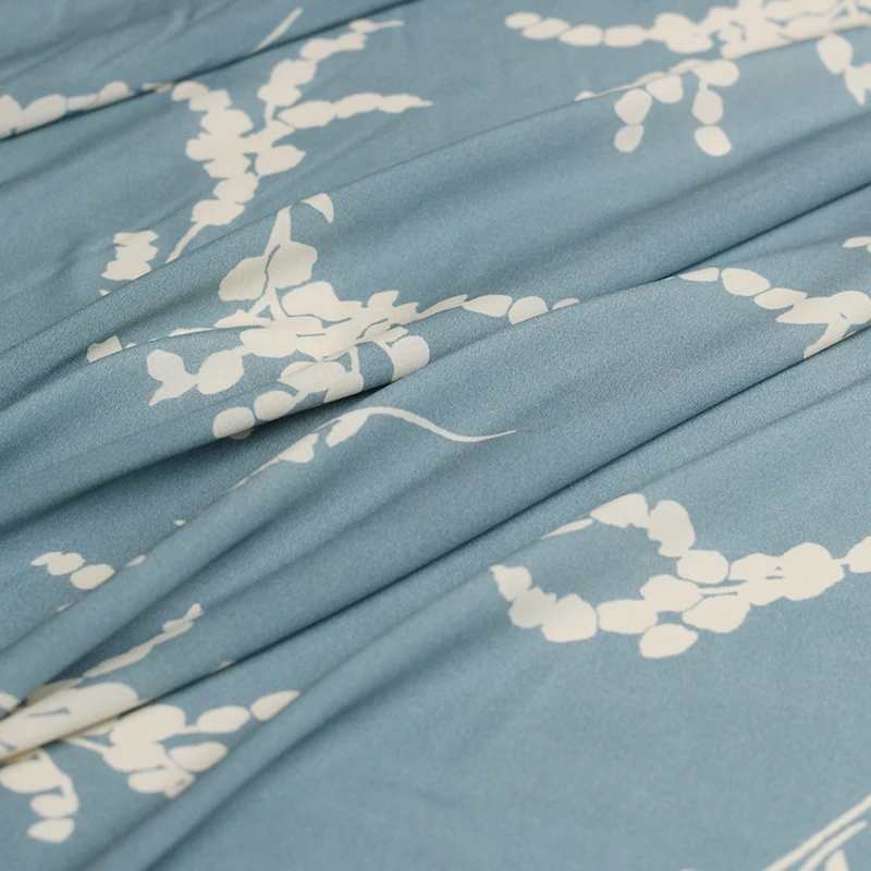 Redraspberry 137cm 72g  Silk  crepe de chine mist blue with white flowers fabrics clothes Garment sewing materials Free shipping