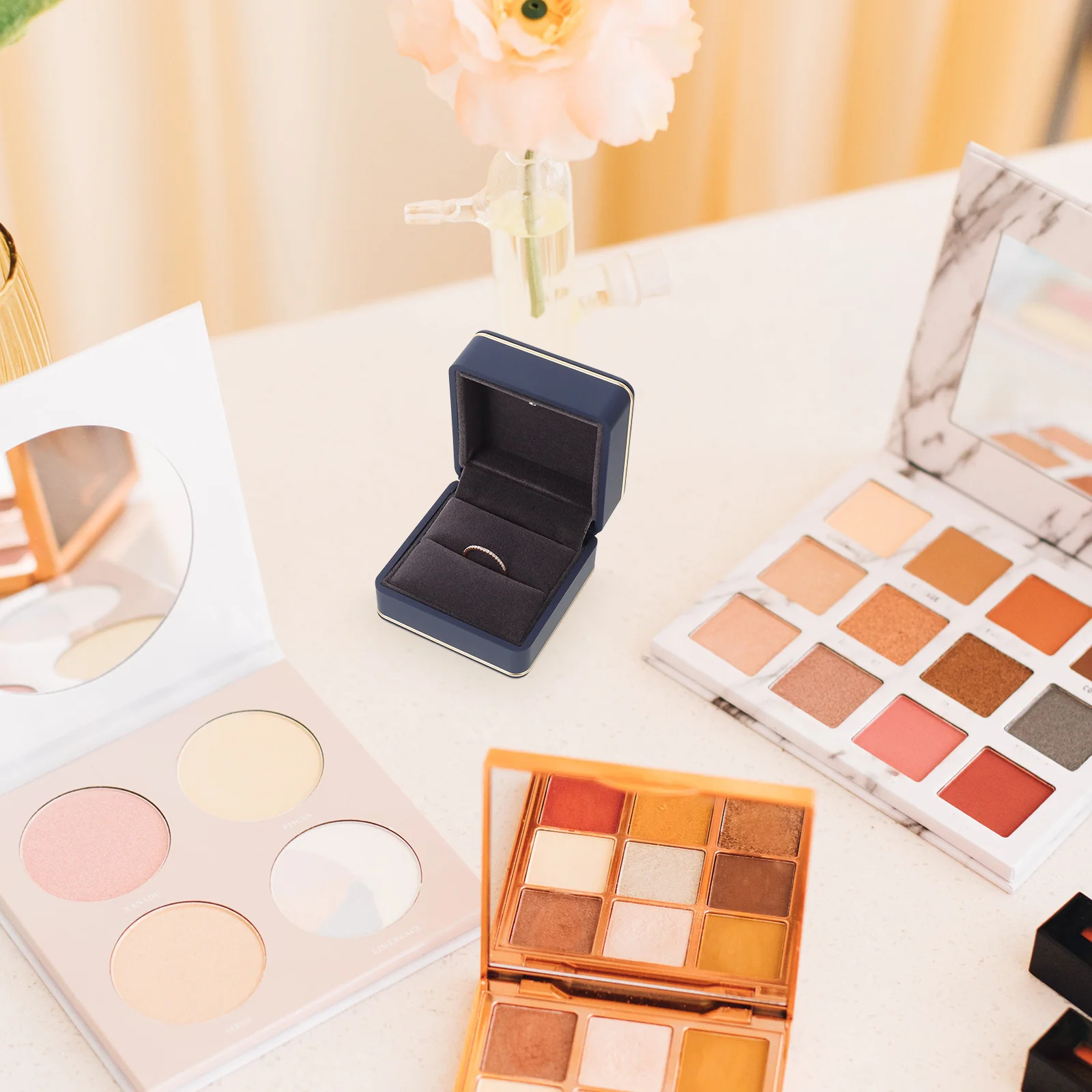 

Led Lighted Ring Box Square Shape Unique Jewelry Storage Case Bright Illuminated Proposal Wedding Gift Organizer