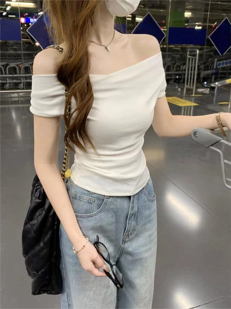 NUOMICI 여름 Pleated 불규칙한 흰색 반팔 티셔츠 여성 원 숄더 오프 숄더 섹시한 탑 슬림 짧은 세련된 의류