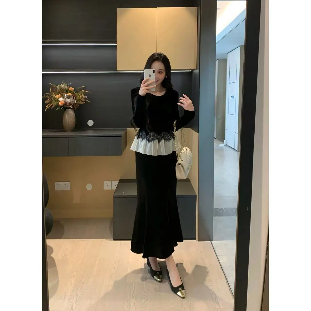 

Женский топ XIN Geenia Velvet Me Splice: эластичный, утягивающий, универсальный, с круглым вырезом, длинными рукавами, свободного кроя, с кружевными вставками