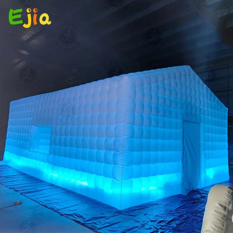 เต็นท์ทรงลูกบาศก์สีขาวพกพาขนาด 20 ฟุต สำหรับใช้ในเชิงพาณิชย์ เต็นท์เป่าลมสำหรับงานกลางคืน บาร์ งานแต่งงาน งานวันเกิด งานแสดง