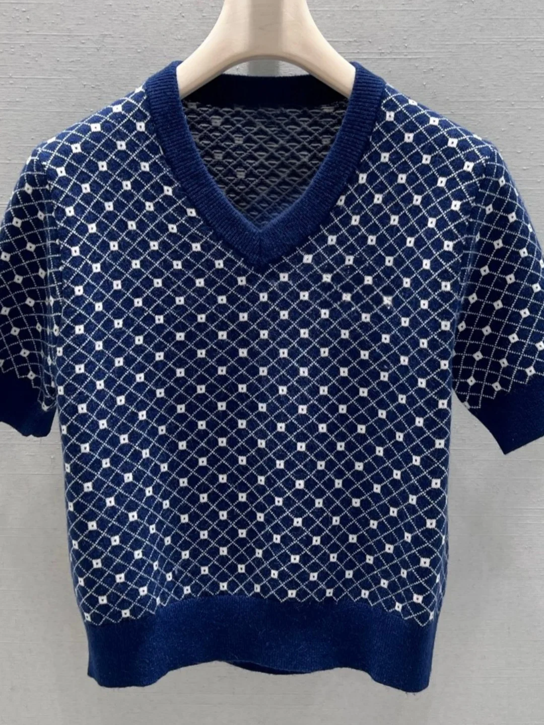 

Женский вязаный шерстяной свитер с коротким рукавом, в клетку, весенний, модный, в стиле гентльмен, свободного кроя, средней толщины, надеваемый через голову