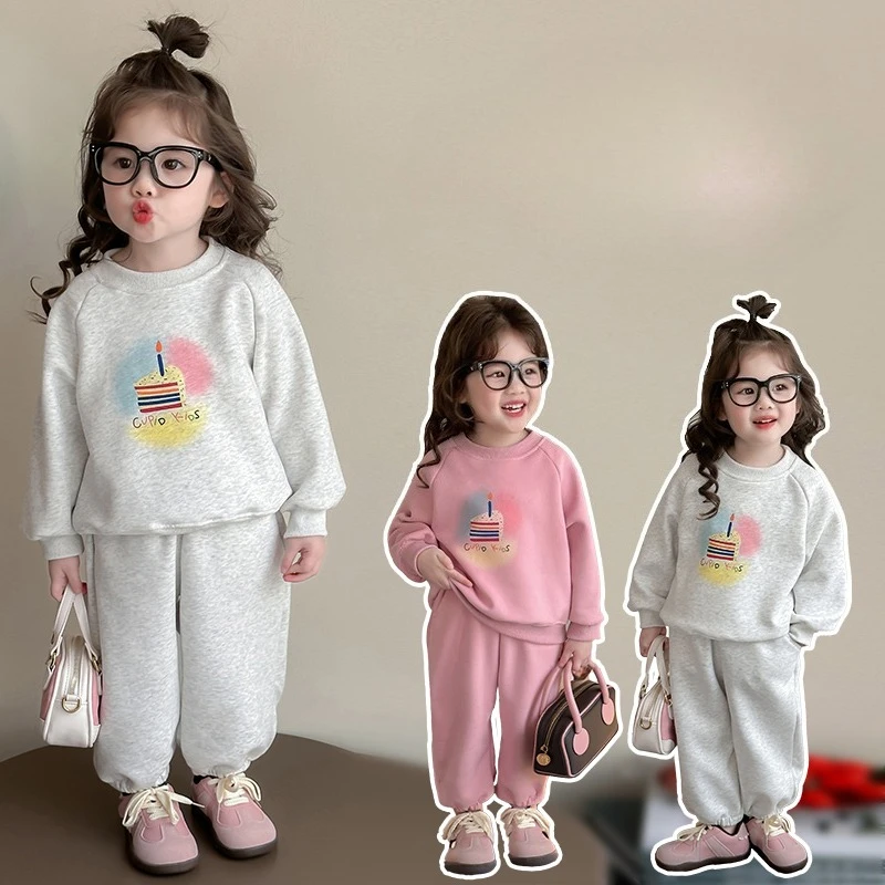 

Осенний костюм-двойка для маленьких девочек, толстовка с буквенным принтом + штаны с эластичной резинкой на талии, комплекты для маленьких девочек, спортивные комплекты для маленьких девочек на открытом воздухе