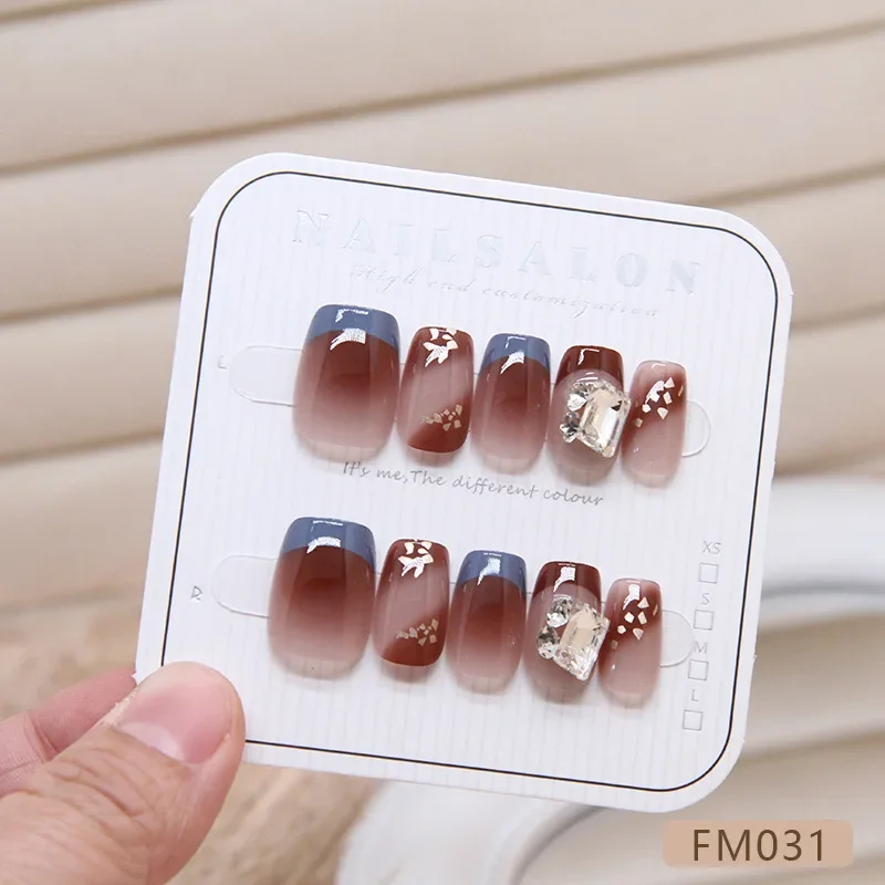 

10 Pcs French Gradient Removable Beautiful Fake Press on Nails Short Cheap Diamonds Holiday Girls False Nails with Tools 2025