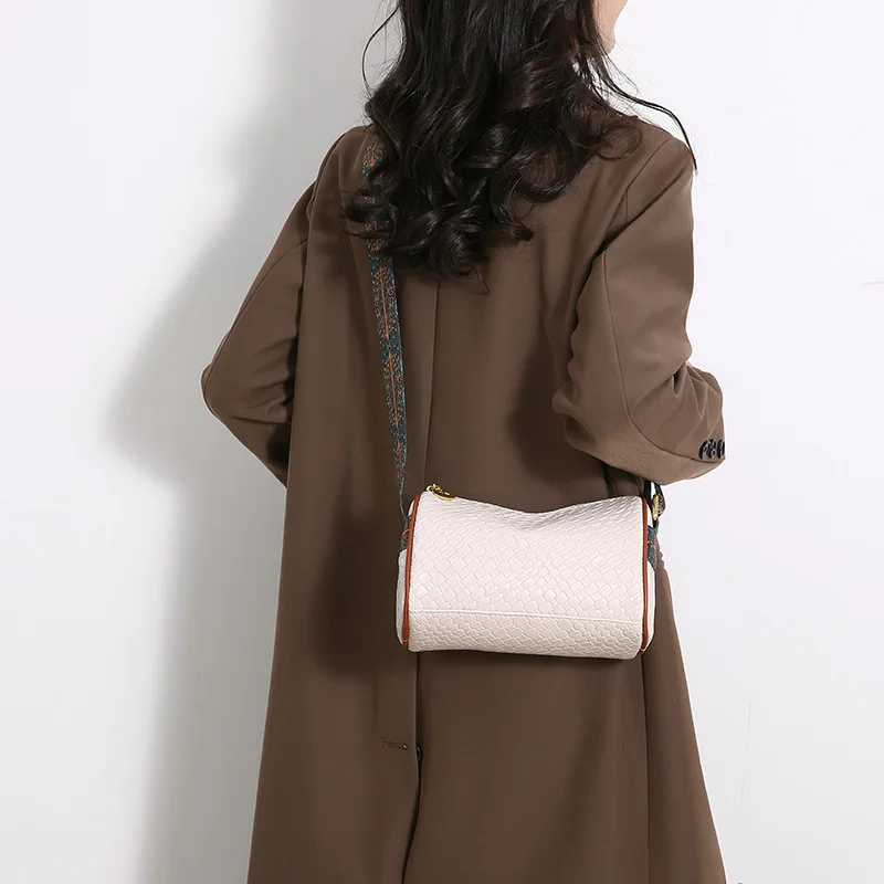 

Новая сумка для подмышек на одно плечо, стильная плетеная Женская Ретро простая и универсальная вместительная сумка-подушка через плечо для поездок