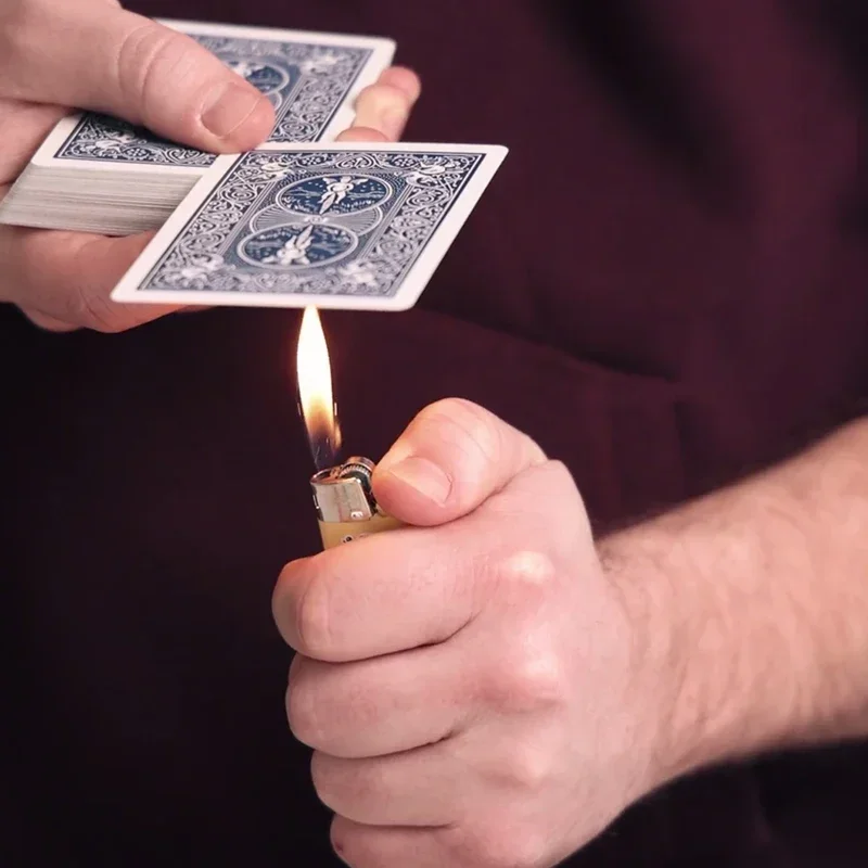 MELTY by Jordan Victoria Gimmicks Poker Card Magic Trick Close Up Magic Props Magicians Illusions Street Bar Trick Mentalism Fun