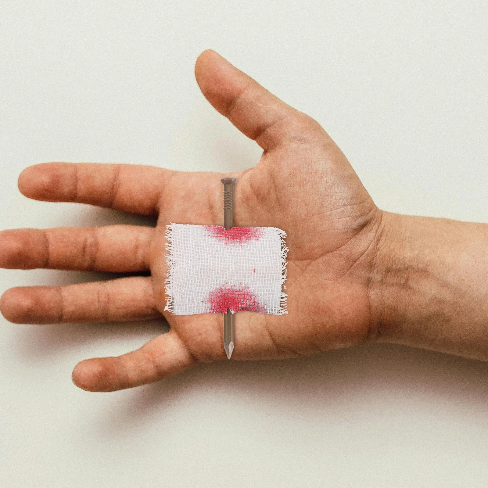 

4Pcs Prank Set Halloween April Fools Day Party Water Spray Ring Fake Nail Through Finger Props Realistic Cubes Scary