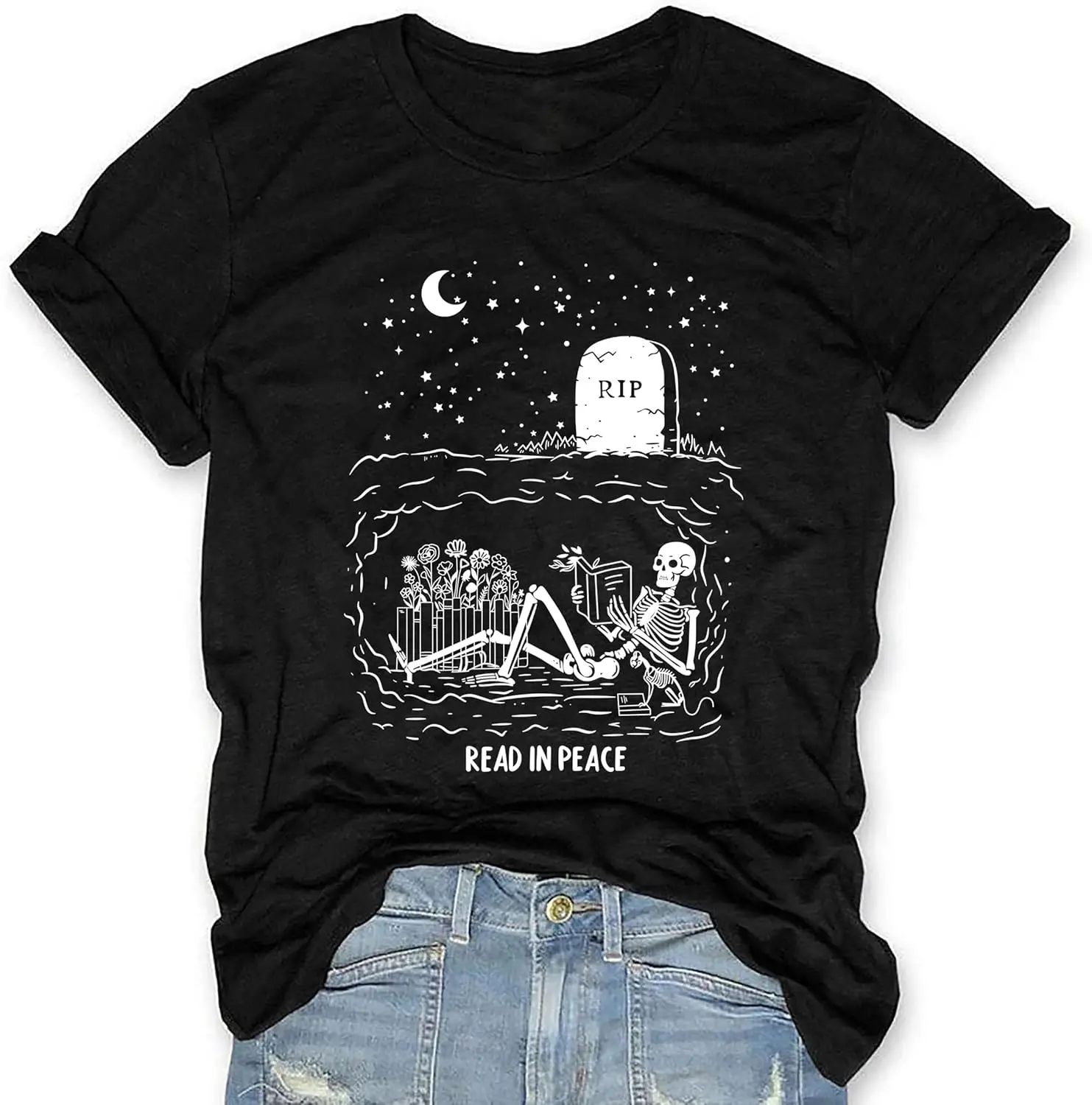 

Рубашка «Чтение в мир» на Хэллоуин Рубашка учителя на Хэллоуин Рубашка для любителей чтения