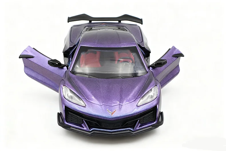 1:24 쉐보레 코르벳 Z06 합금 자동차 모델 사운드 및 라이트 풀백 어린이 장난감 수집품 생일 선물