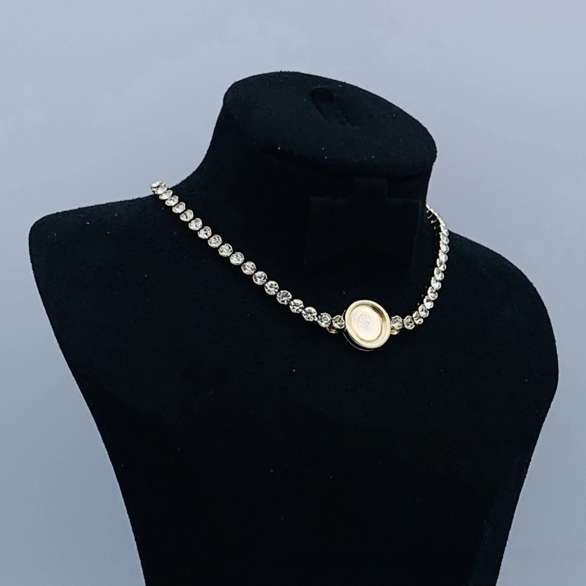 

Кулон со стразами, простое новое ожерелье Xiaoxiangfeng, модное классическое ожерелье 2025 года