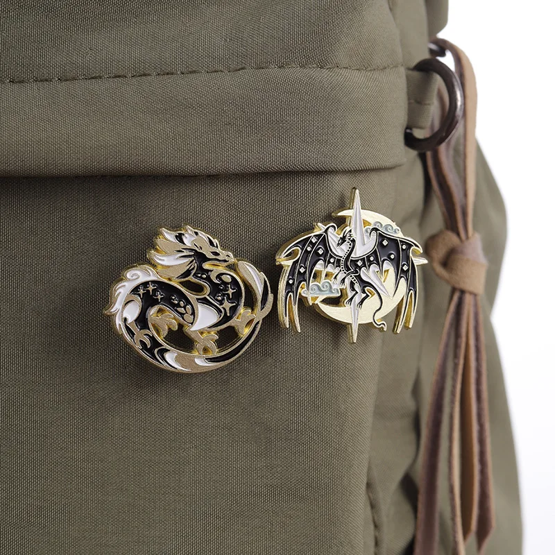 Cartoon Animal Brooch Pins Cute Nine-Tailed Fox Flying Dragon Bird Crow Peacock Enamel Metal Alloy Lapel Pin Accessory Gift Prop