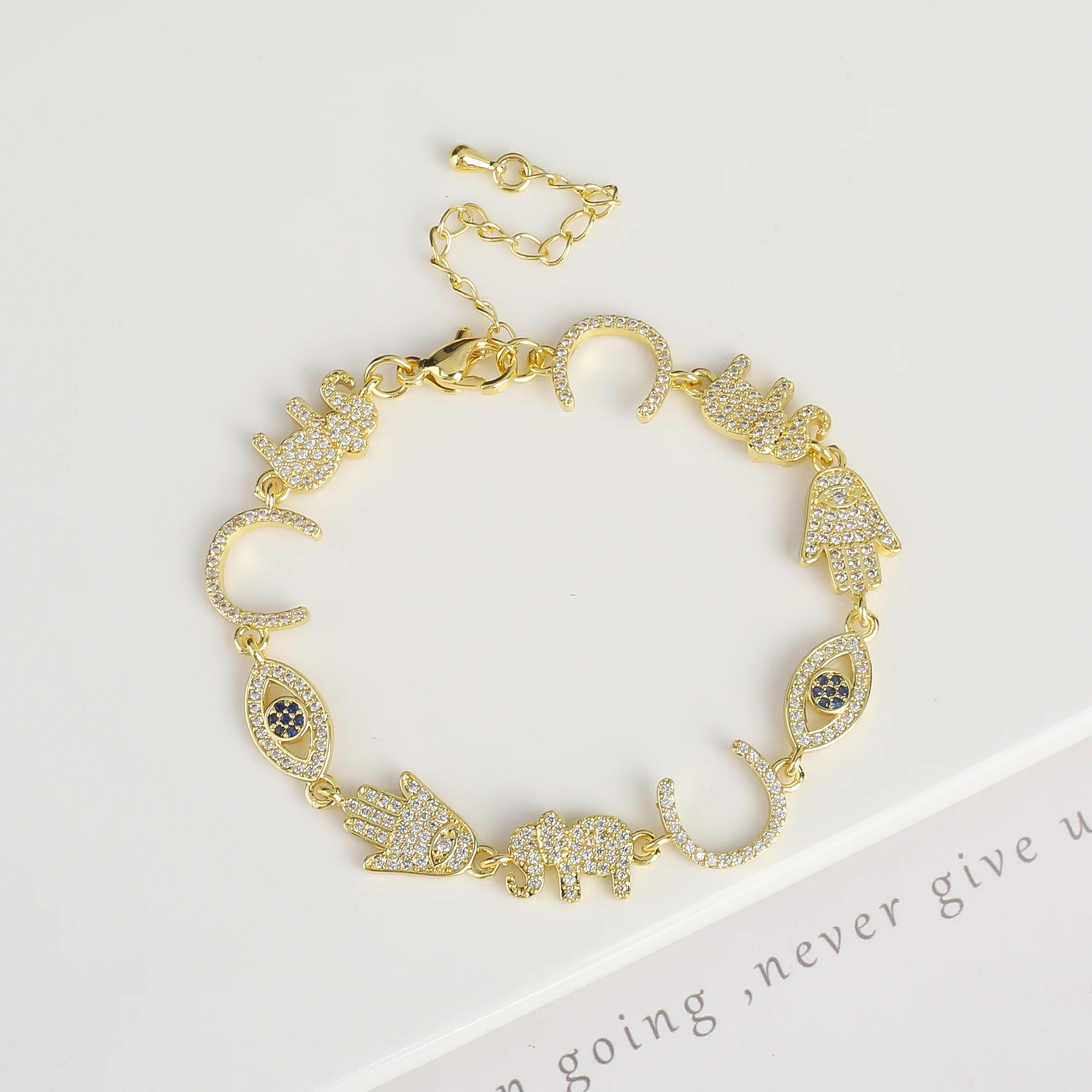 Hot Sale Shiny Zirconia Moon Lips Elephant Eyes Combo Charms Ladies Bracelet Luxury for Women Daily Party Jewelry Wedding Gift