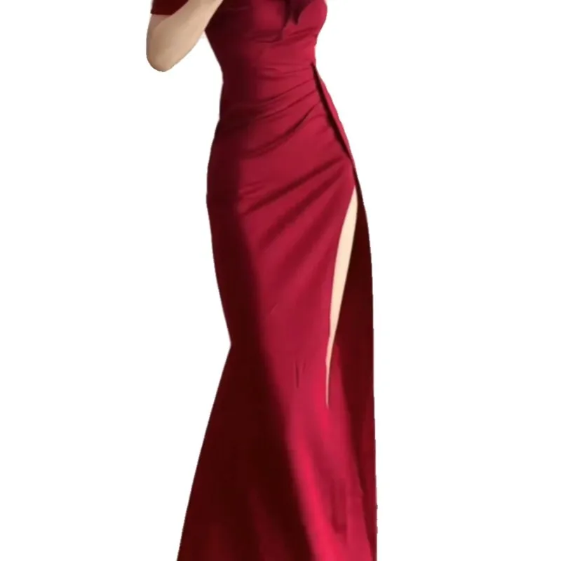 Hepburn Red Dress Will Temperament Youthful-Looking and Slimming