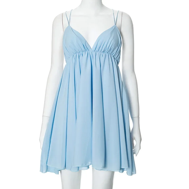 ฤดูร้อนสีทึบแขนกุดคอวีกระโปรงเซ็กซี่ออกแบบชุดเค้ก