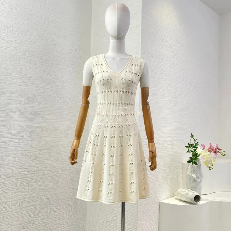 2025 High Quality New Women Summer Beige Hollow Knit Short Sleeve Hole Mini Dress for Holiday