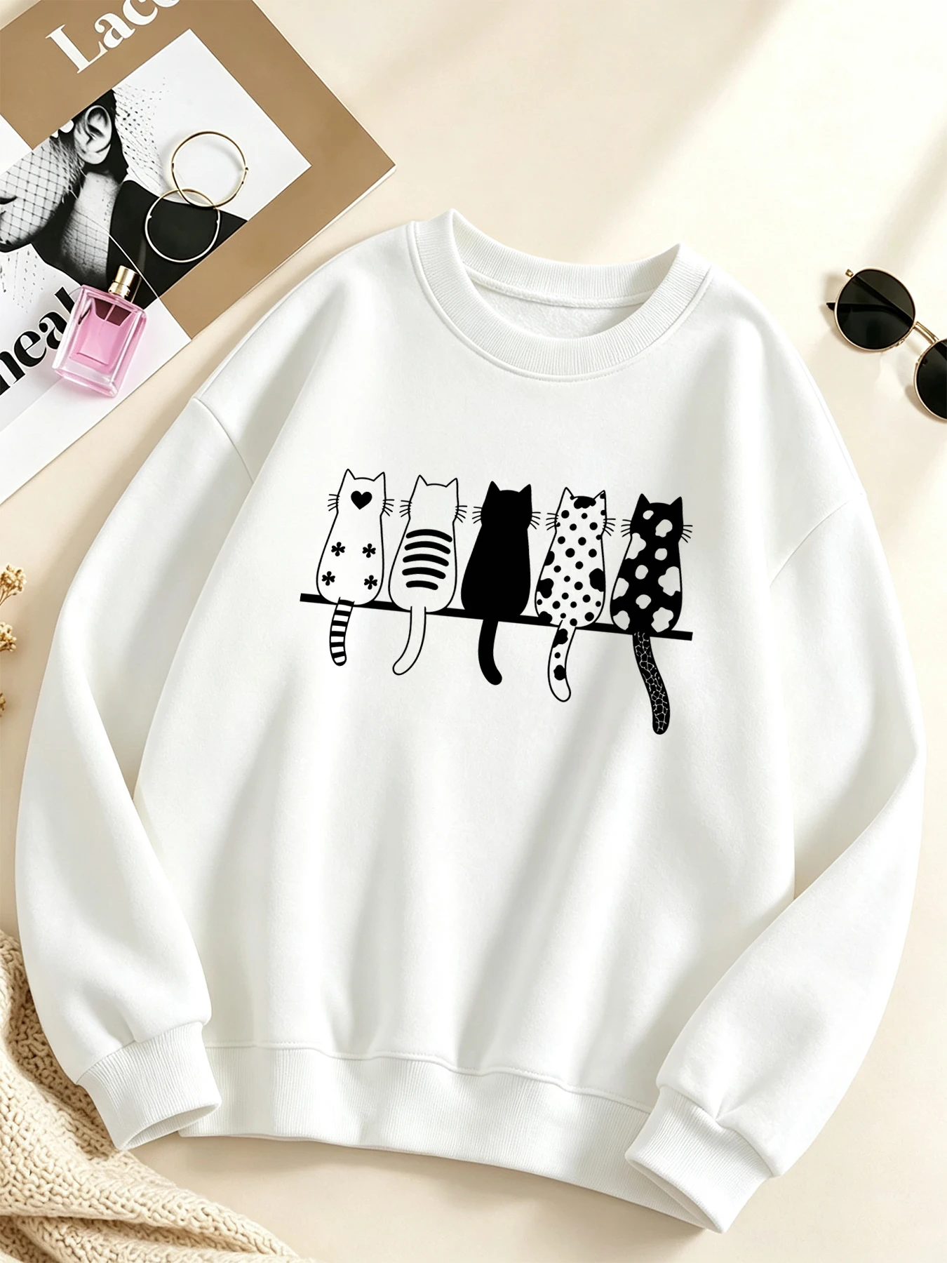 Süßes Herz-Katzen-Skizzen-Print-Sweatshirt für Damen, modisches O-Neck-Oberteil, Fleece-Herbstpullover, lässige, übergroße Sportbekleidung – Detail 19