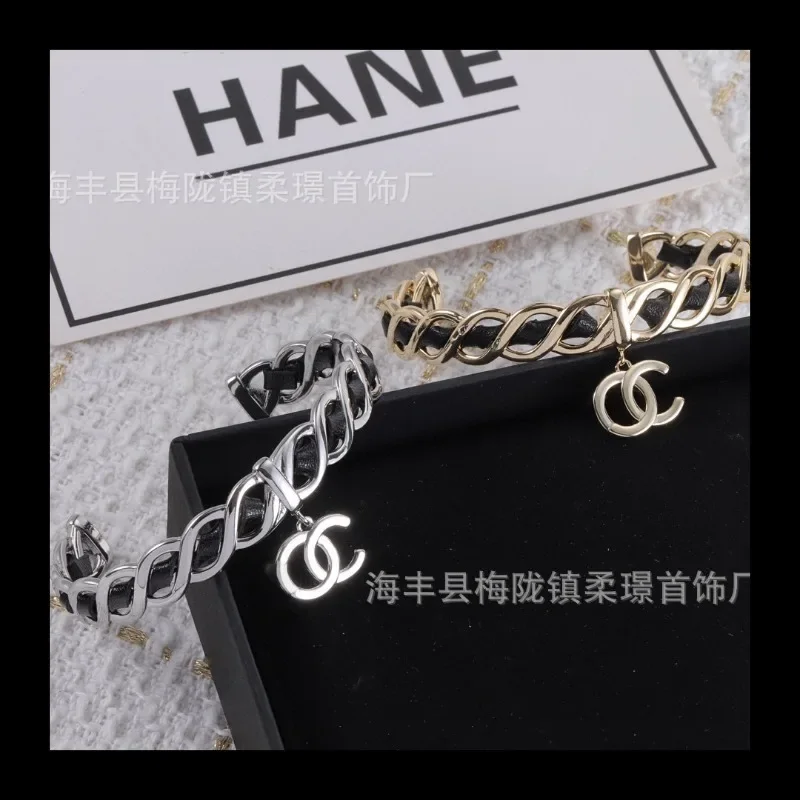 

Браслет Новый кожаный универсальный браслет с буквами, темпераментный модный ювелирный браслет для женщин