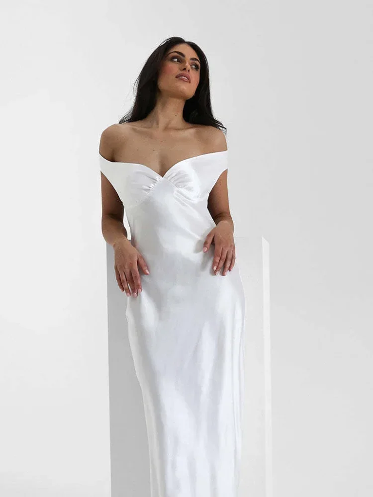 Elegante witte satijnen maxi-jurk met off-shoulder halslijn, tailleband, mouwloos, 2026, nieuwe avondjurk