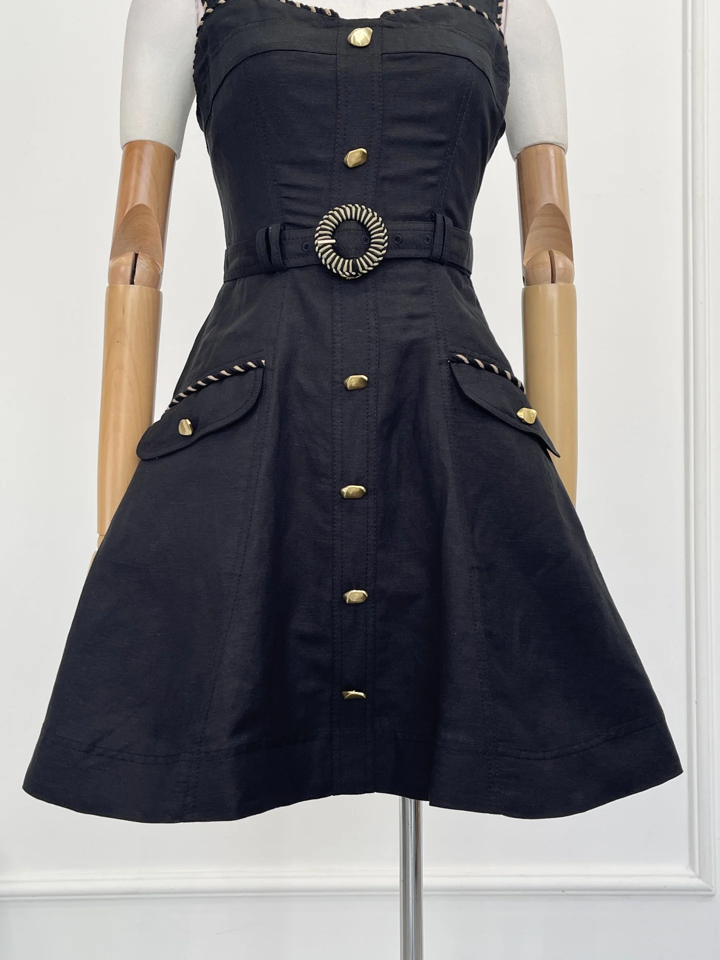 

2025 New Black Sleeveless Sweetheart Neck Golden Buttons Mini Dress for Women