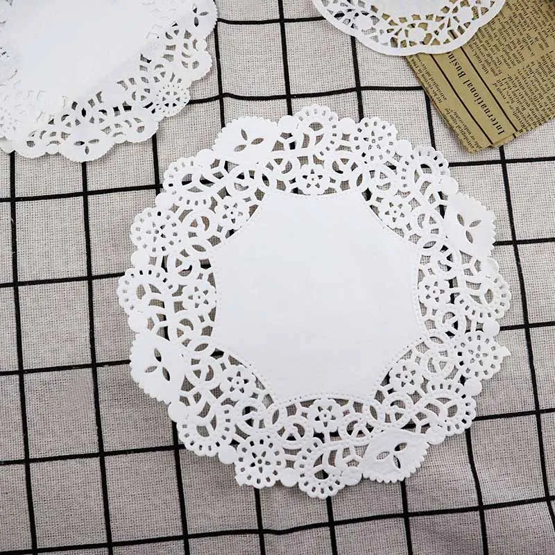 

100Pcs 4.5/5.5/6.5/7.5inch Round Paper Lace Doilies Party Decorative Tableware Placemats White Paper Mats Table Decoration
